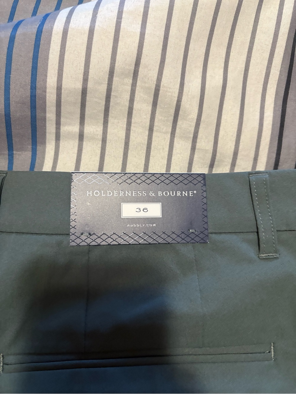 Holderness and Bourne The Harwood Shorts - Ivy - 36 waist - NWT - Picture 3 of 3
